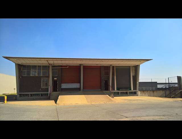 24,000M² WAREHOUSE TO LET IN EAST FIELD